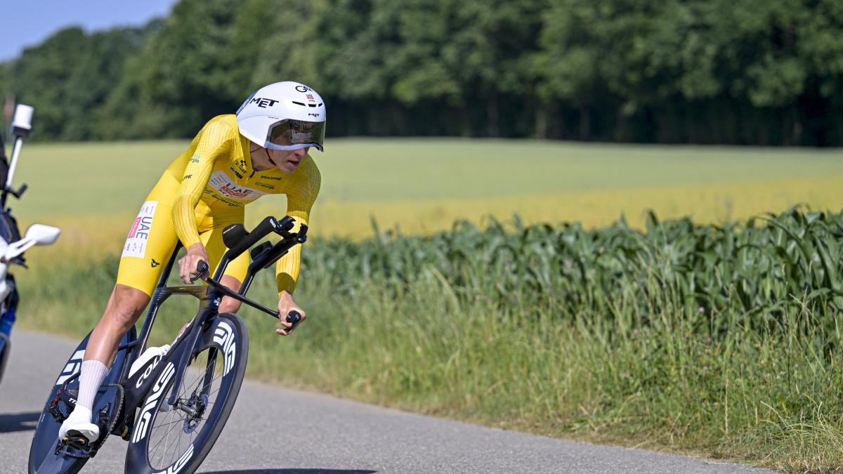 Giro di Svizzera, Pogacar vince anche a cronometro. E in Francia successo di Piganzoli