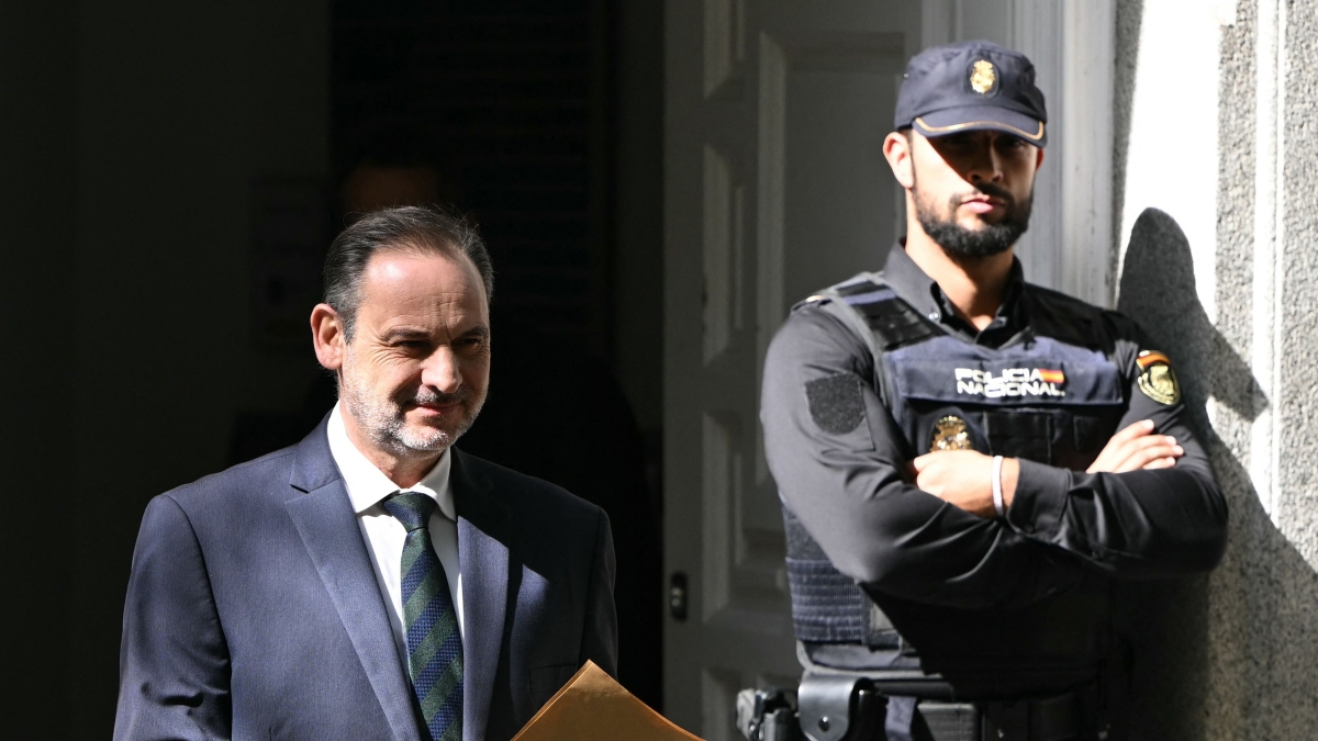 L'ex braccio destro di Sanchez, José Luis Ábalos, condannato a 24 anni di carcere: criminalità e corruzione