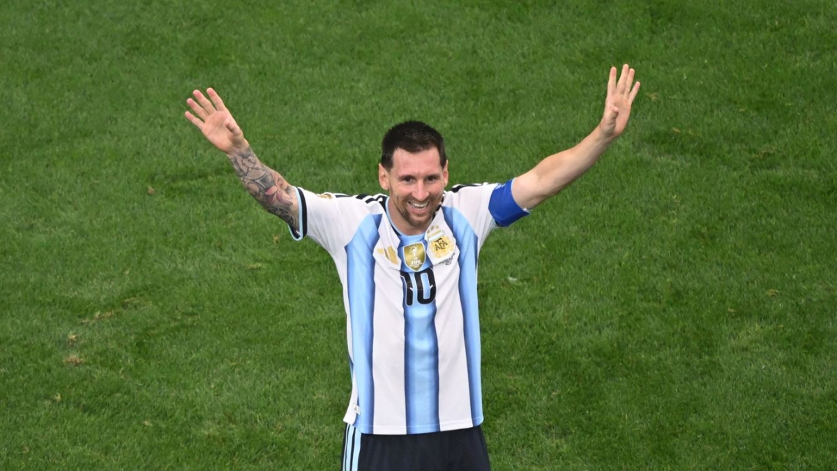 Perché Leo Messi è il più grande calciatore di tutti i tempi. L'infanzia di sofferenza, il rito dell'asado il lunedì e la moglie Antonella Roccuzzo che ama da quando aveva 5 anni
