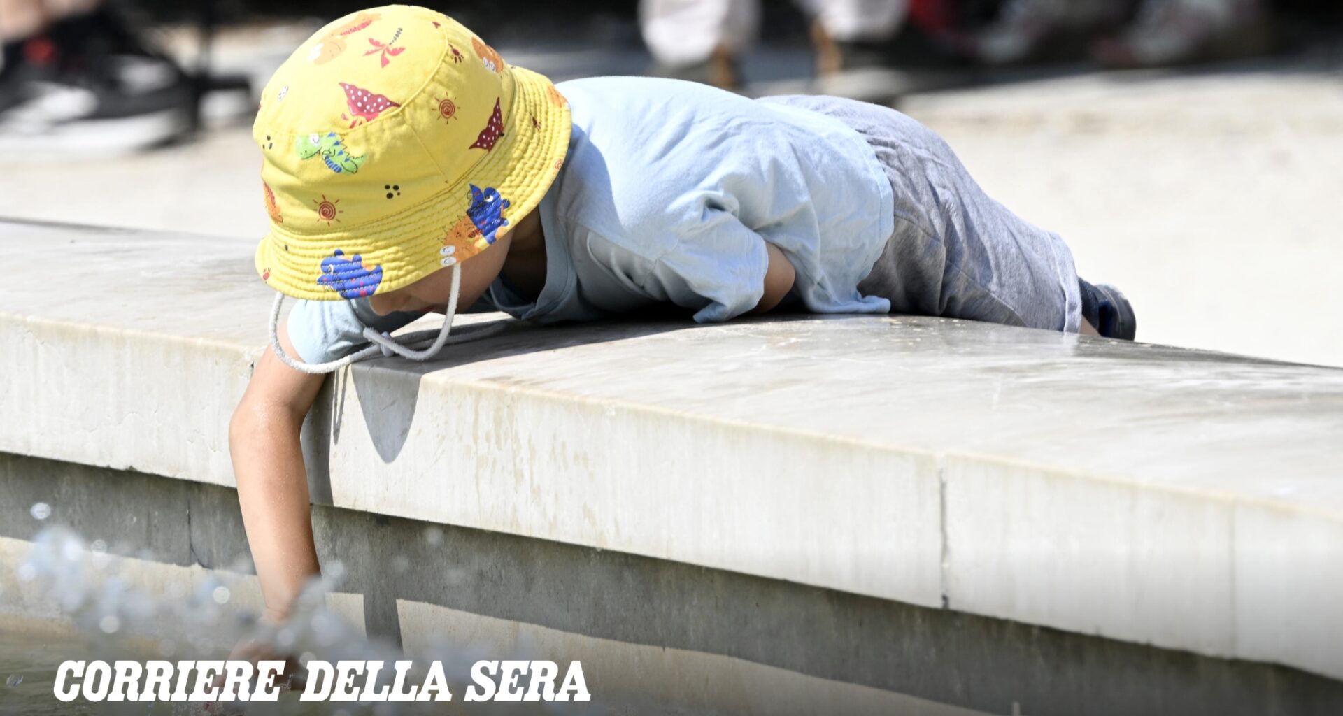 Ondata di caldo, il picco previsto lunedì. Disagi nelle scuole: «Si sono visti studenti collassare durante la maturità»