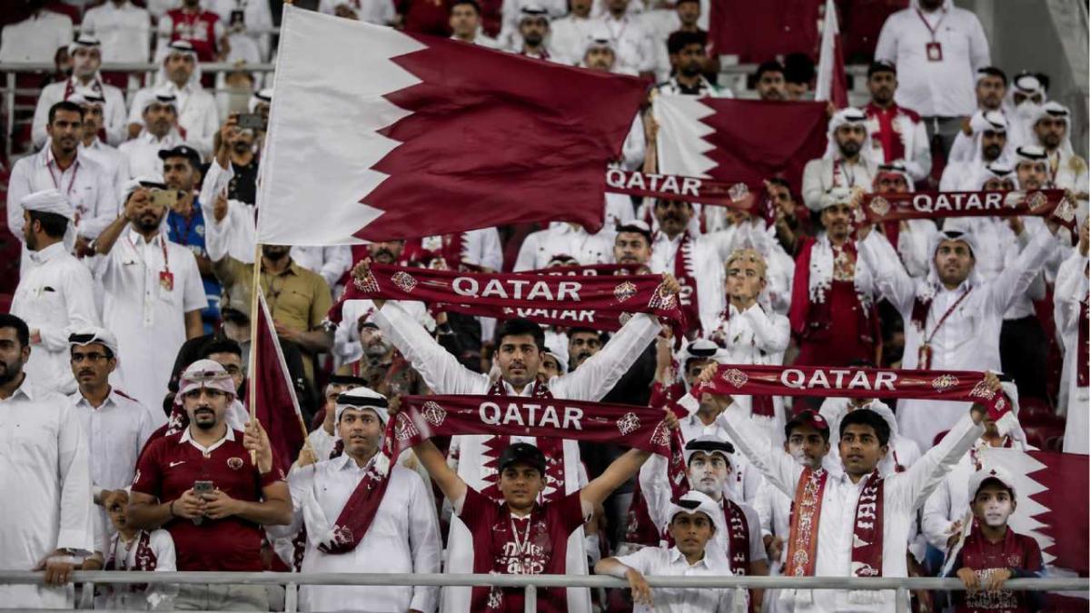 Mondiali: Qatar, scoppia il caso dei tifosi a pagamento