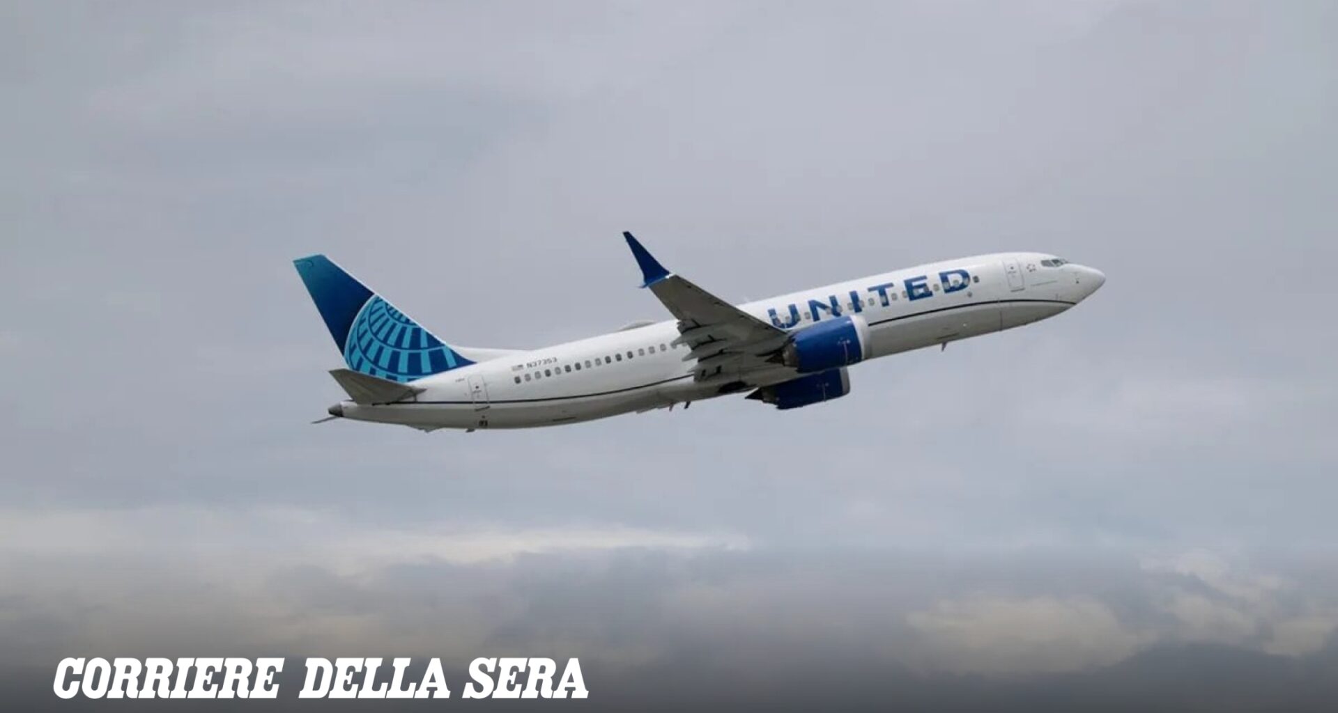 New York, volo United sfiora la collisione con un drone vicino a Newark: «Volava a 30 metri da noi»