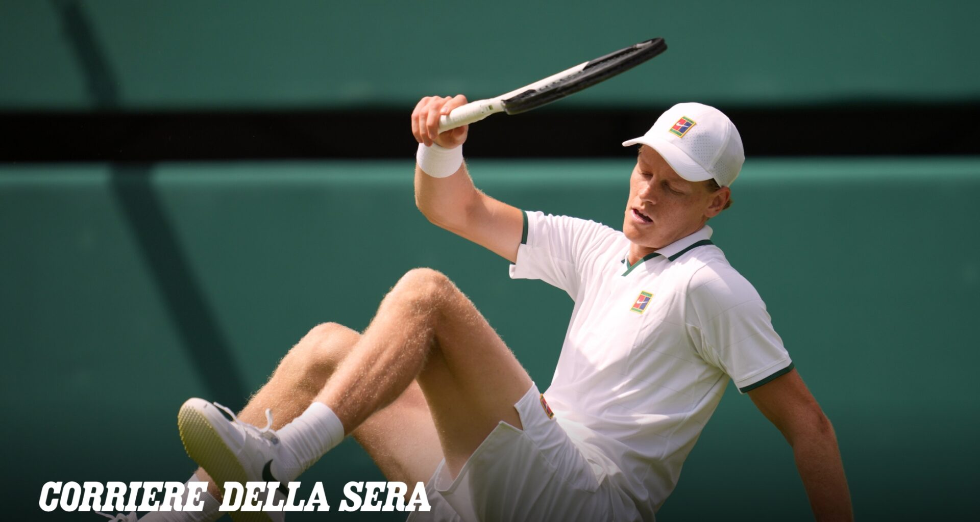 Sinner, perché la scarpa era sporca di sangue a Wimbledon: «È stata colpa dell'unghia». Esordio sull'ottovolante