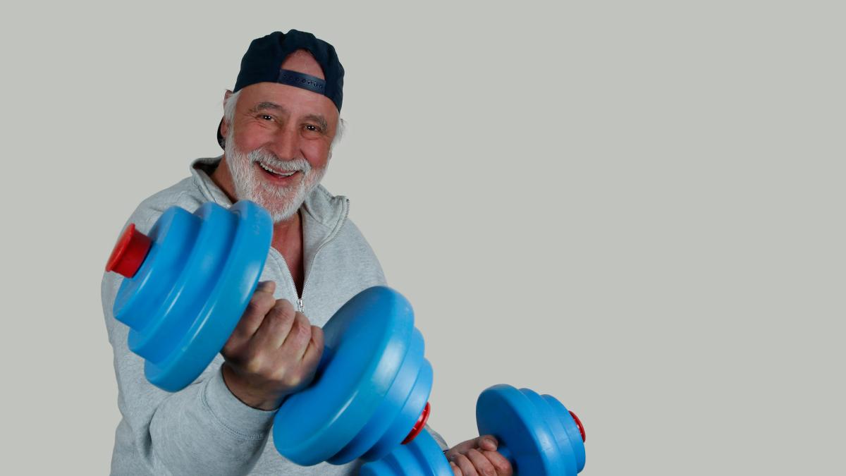 Longevità: chi solleva pesi vive più a lungo secondo uno studio