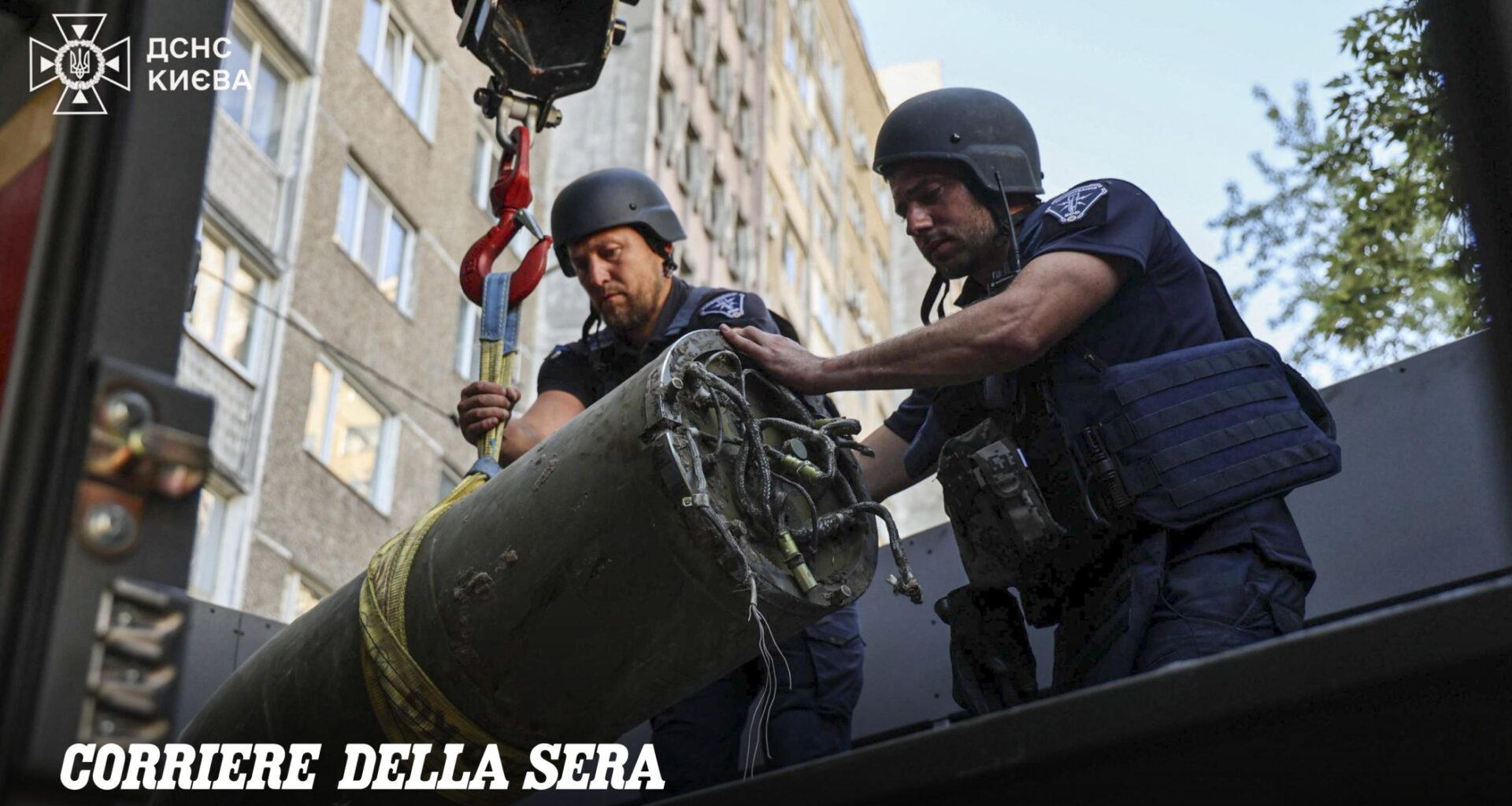 Guerra Ucraina-Russia, le notizie in diretta | Zelensky: «Colpito il centro di telecomunicazioni spaziali a Dubna nella regione di Mosca». Von der Leyen: «Stanziati oggi 3,9 miliardi di prestito a Kiev per i droni»
