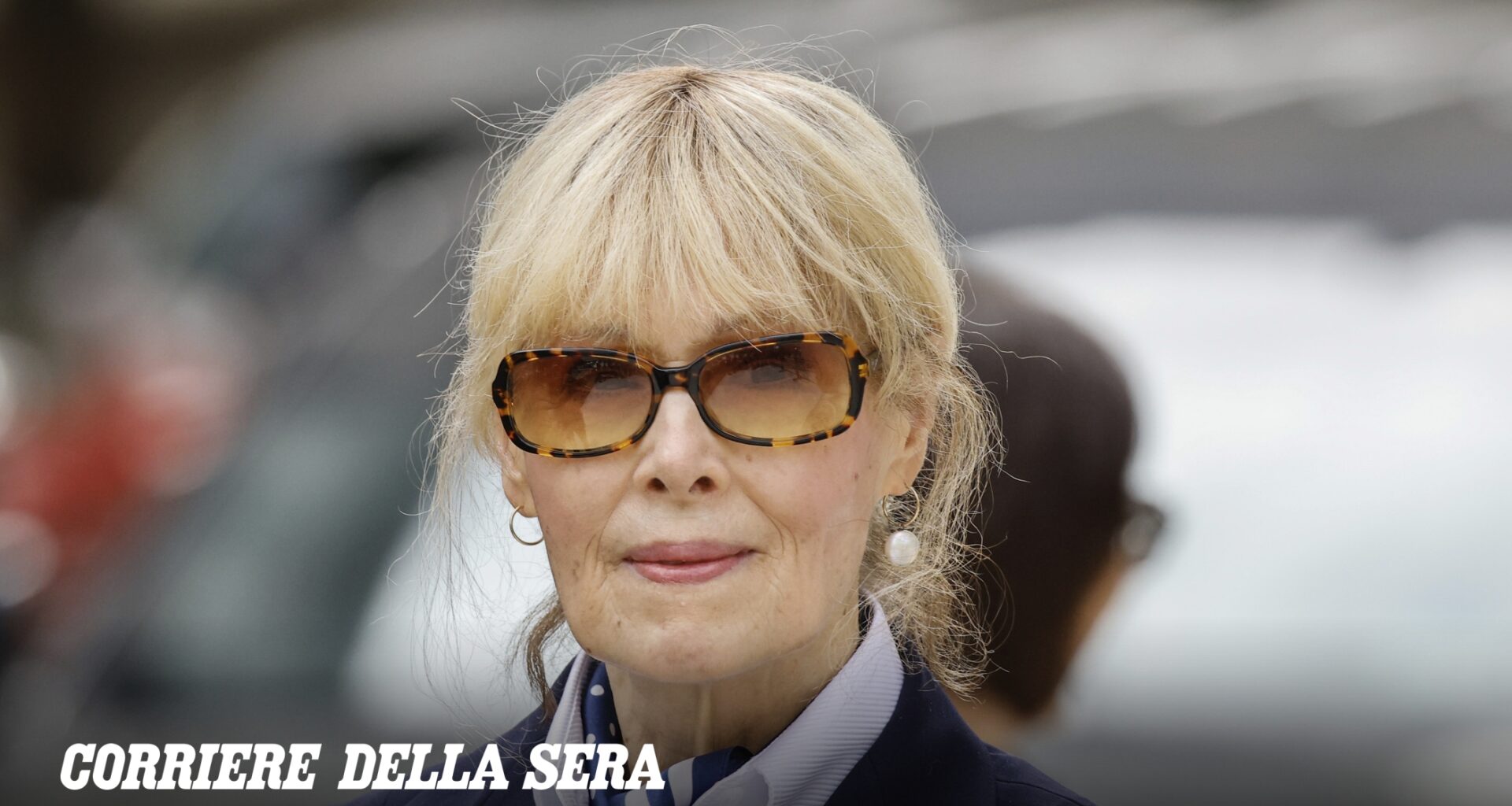 E. Jean Carroll, la prima donna che ha sconfitto Trump in tribunale, e il racconto dello stupro: «Il camerino, la violenza. Per anni non sono riuscita a denunciarlo»