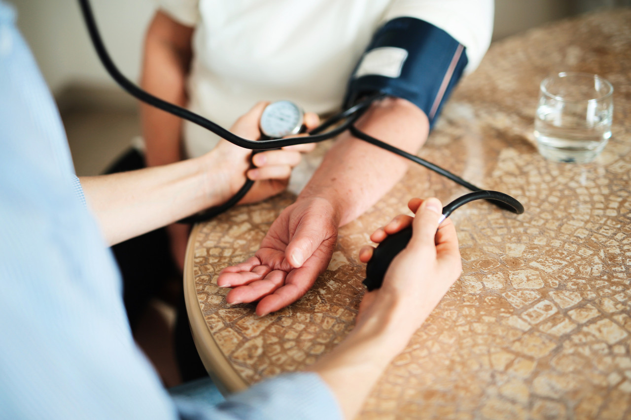 Effetti del caldo sulla pressione e sui farmaci