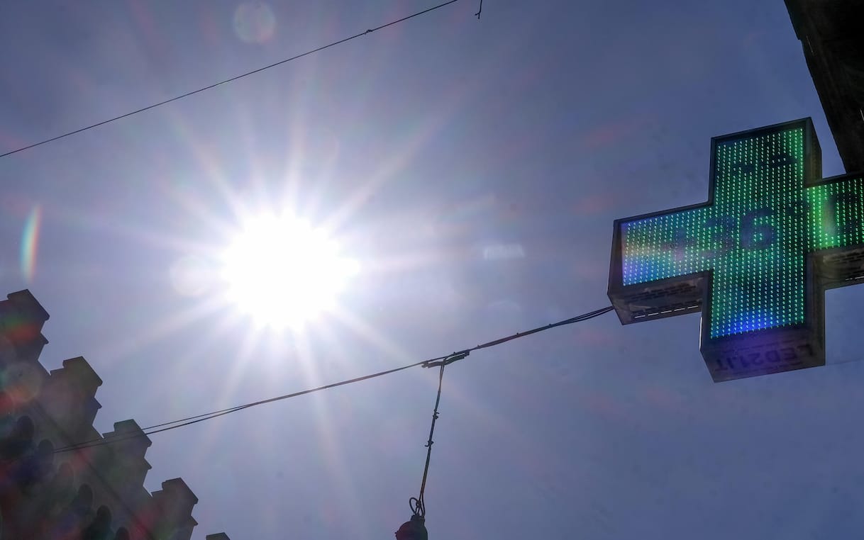 Meteo, allerta per il caldo: domani bollino rosso in 5 città. Ecco quali
