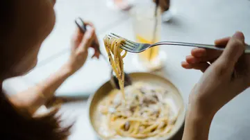 Cibi ultraprocessati: quali sono i peggiori per la salute. Come ridurli senza stravolgere la dieta