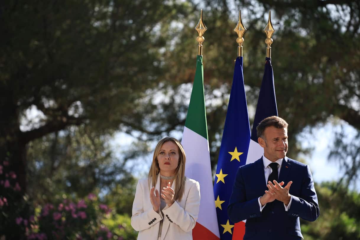 Francia, vertice Meloni-Macron: 'Tra i nostri Paesi cooperazione anche per la difesa'