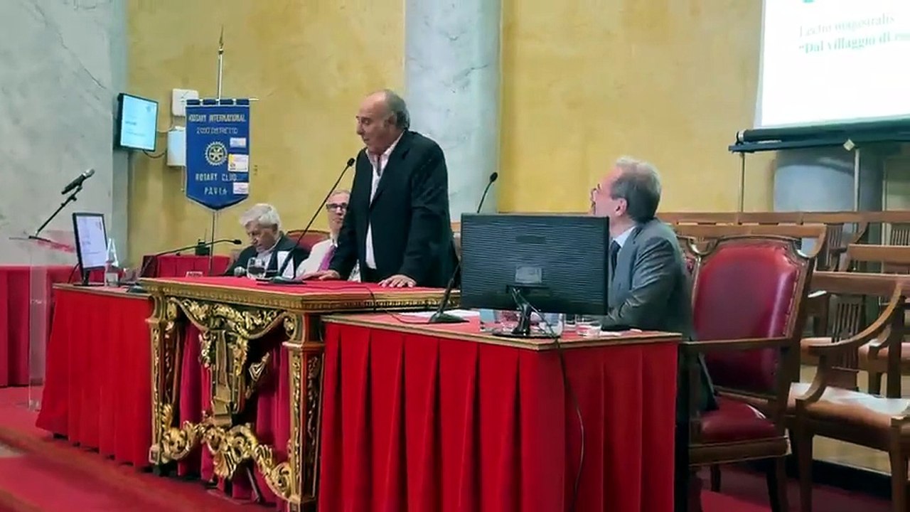 Gerry Scotti e la laurea honoris causa in comunicazione: “Da 50 anni faccio solo questo. Non so cucinare, non ho hobby”