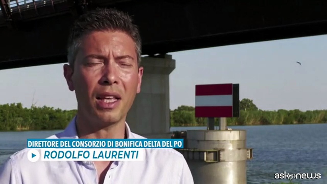 Pianura infuocata e Po in picchiata, è allerta rossa: “Pronti con una zattera speciale per pescare l’acqua dal fiume”