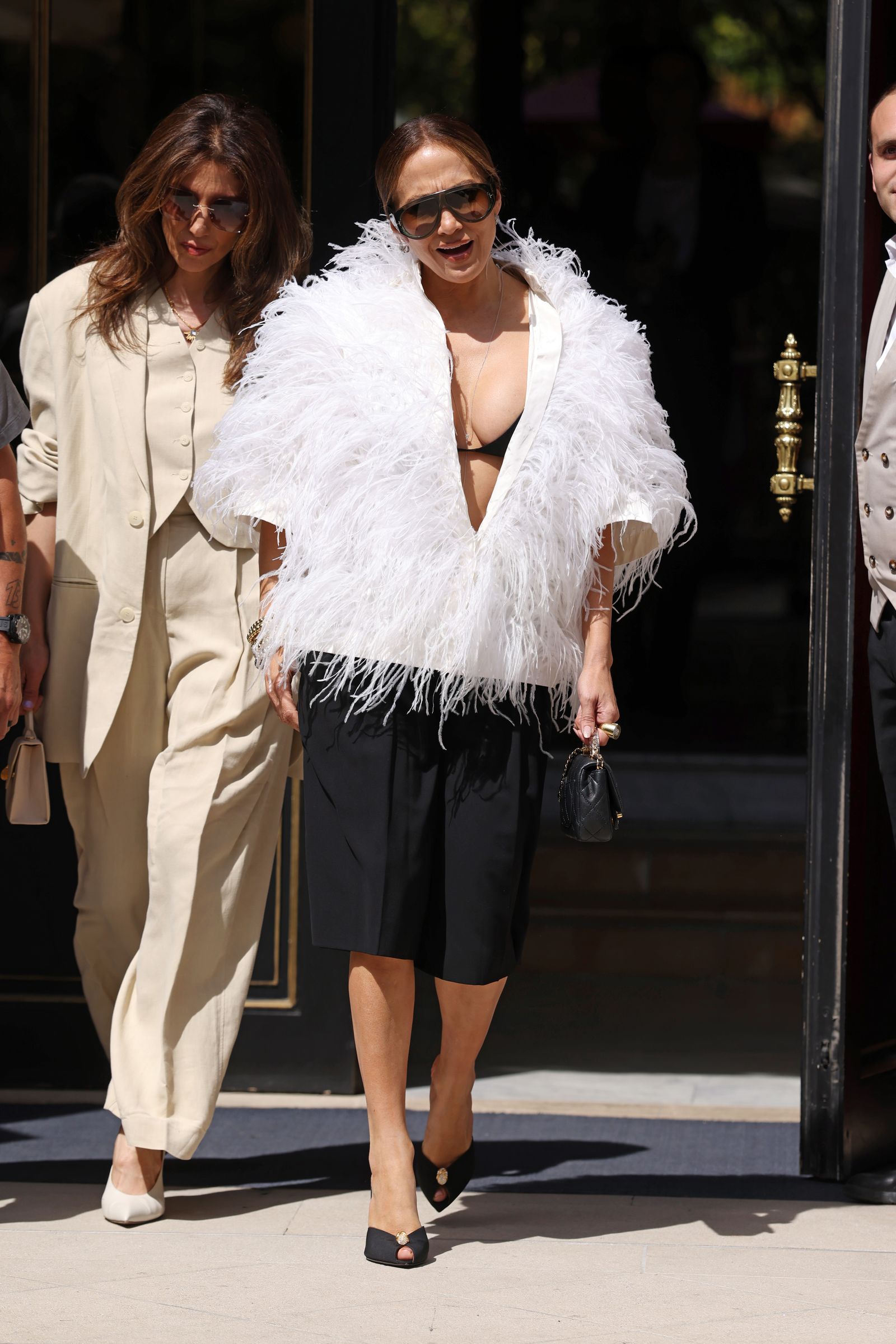 Jennifer Lopez e Lynda Lopez a Parigi.