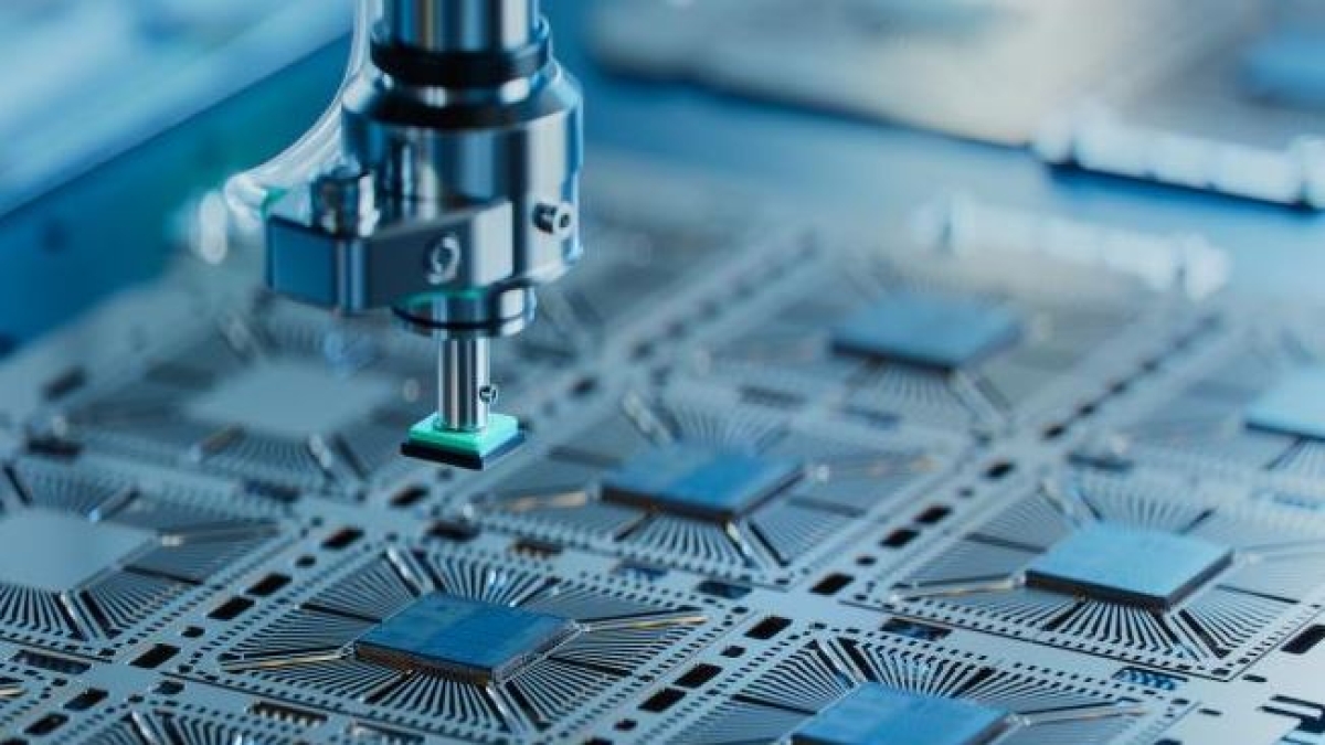 STMicro torna in utile ma crolla in Borsa: la guidance delude il mercato, ma l’Ai spinge i data center