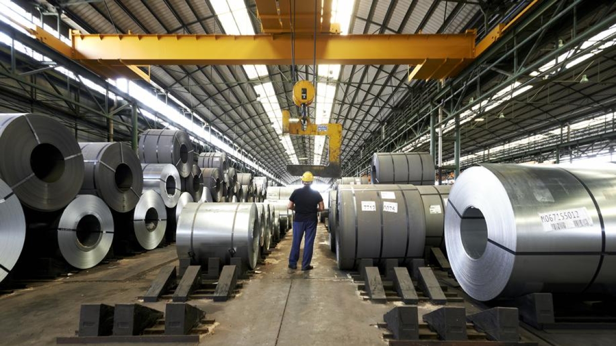 Acciaio, dal 1° luglio scatta lo scudo Ue: meno import e dazi al 50% per proteggere l’industria europea