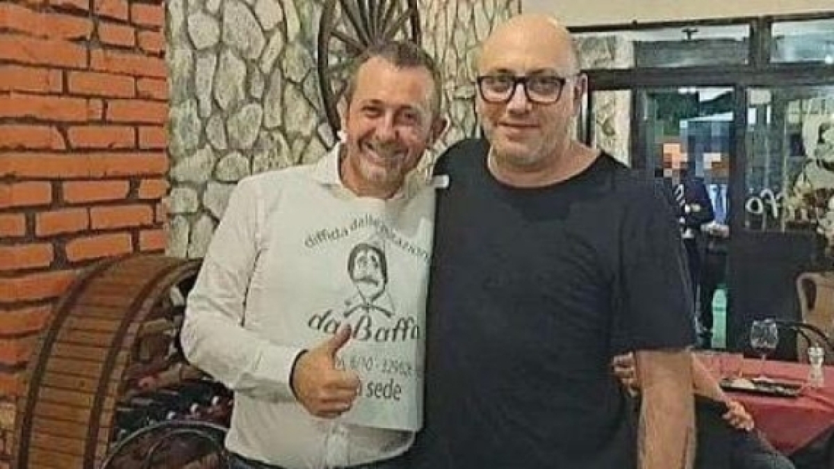 Delmastro, legale Caroccia: «In Procura le chat con l'ex sottosegretario, sarà chiaro chi è il proprietario della Bisteccheria d'Italia»