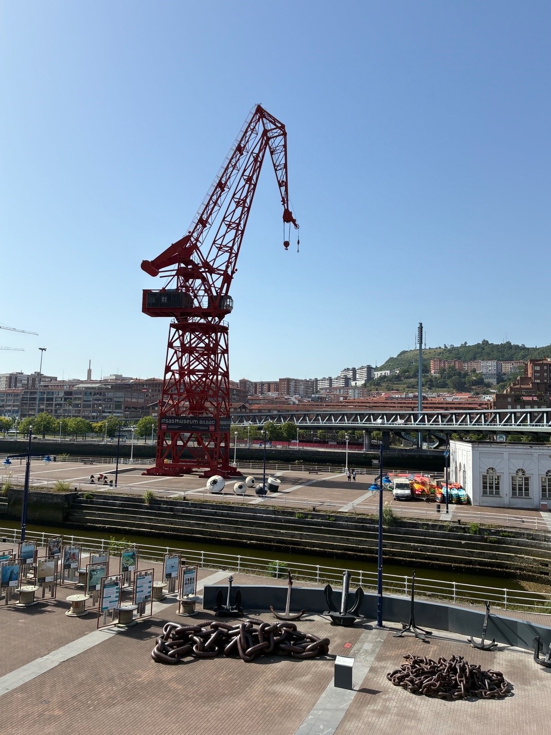 Bilbao, la quercia di Guernica e la rinascita (nel segno delle archistar): la città dove l’acciaio è diventato arte