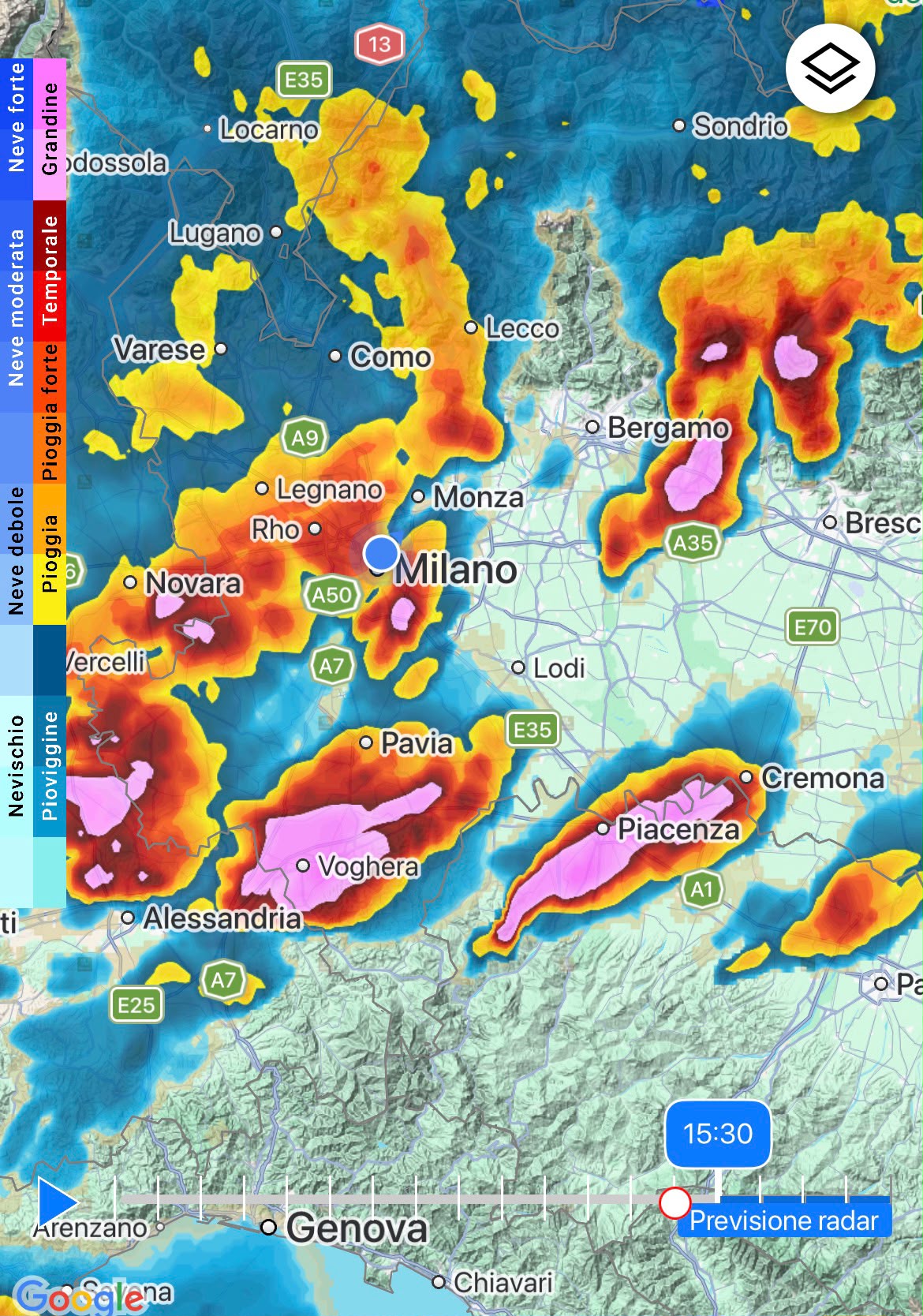 Maltempo, a Milano forti raffiche di vento. Temporali in Lombardia dopo l'afa: le province più colpite sono Varese, Como, Lecco, Sondrio, Bergamo e Brescia