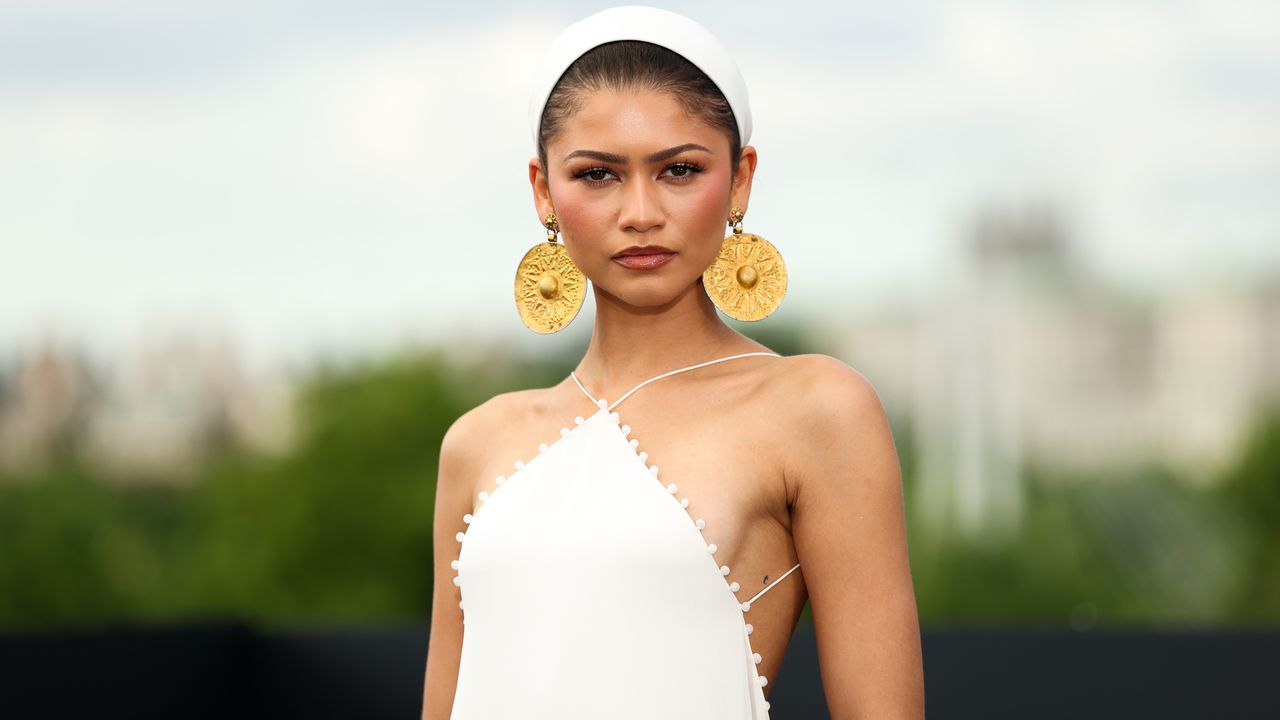 Zendaya, il primo look de "L'Odissea" è un omaggio alla Grecia antica, che cos'è il suo method dressing