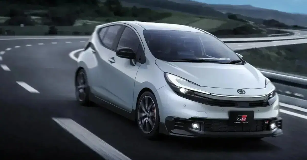 Toyota Prius GR Sport, la ibrida diventa più cattiva: look Gazoo Racing ma niente potenza extra - News
