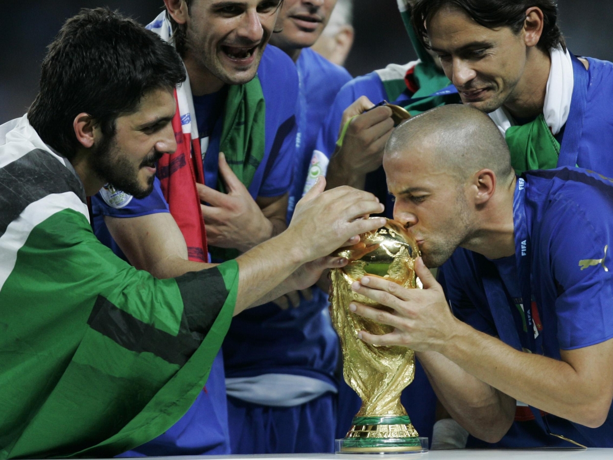 I Mondiali del 2006 minuto per minuto: Inzaghi l'egoista, il ping pong di Buffon, Oddo parrucchiere. E il ct francese che ancora non si rassegna: «Per la Fifa è un pari»