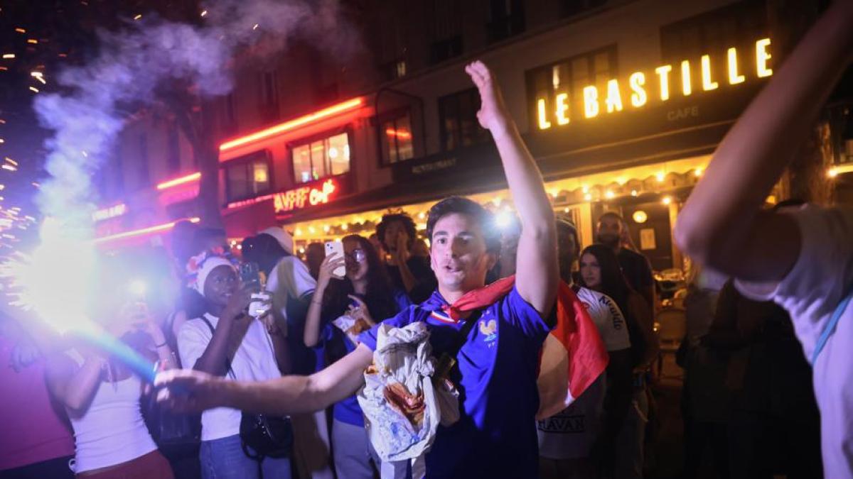 Mondiali: Parigi, festa Francia dopo la vittoria sul Marocco