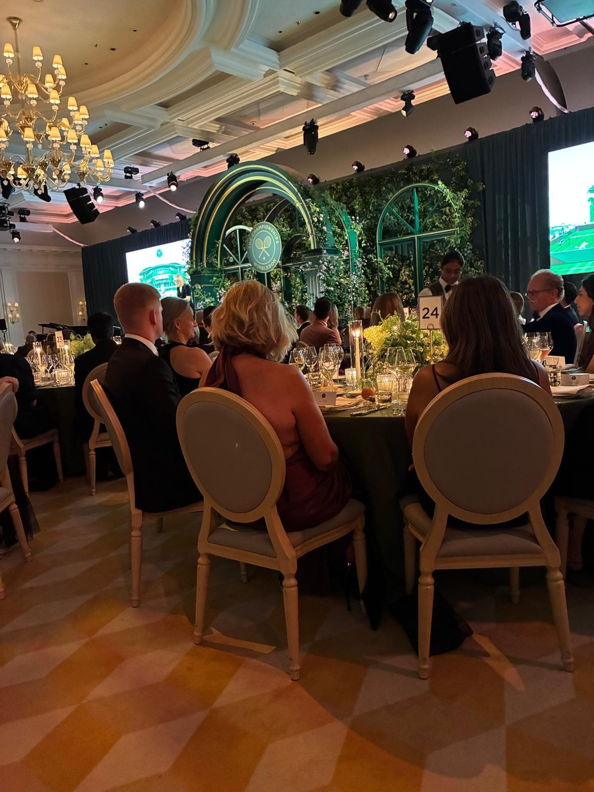 Jannik Sinner cena di gala Wimbledon 2026 Gaia Piccardi