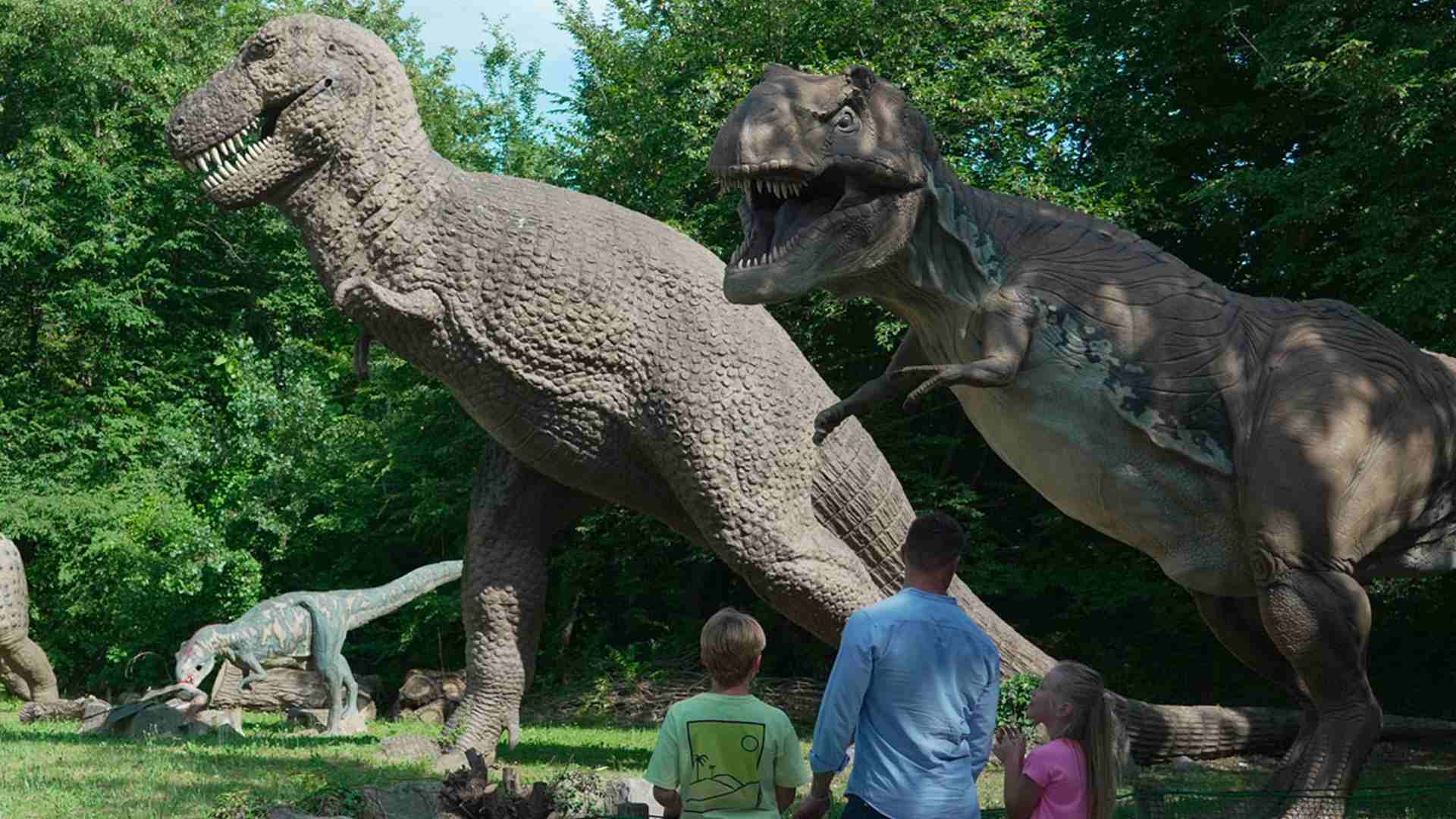 «Se non ti muovi non ti vede». La frase di Sam Neill e gli altri dettagli di Jurassic Park che oggi la scienza riscriverebbe