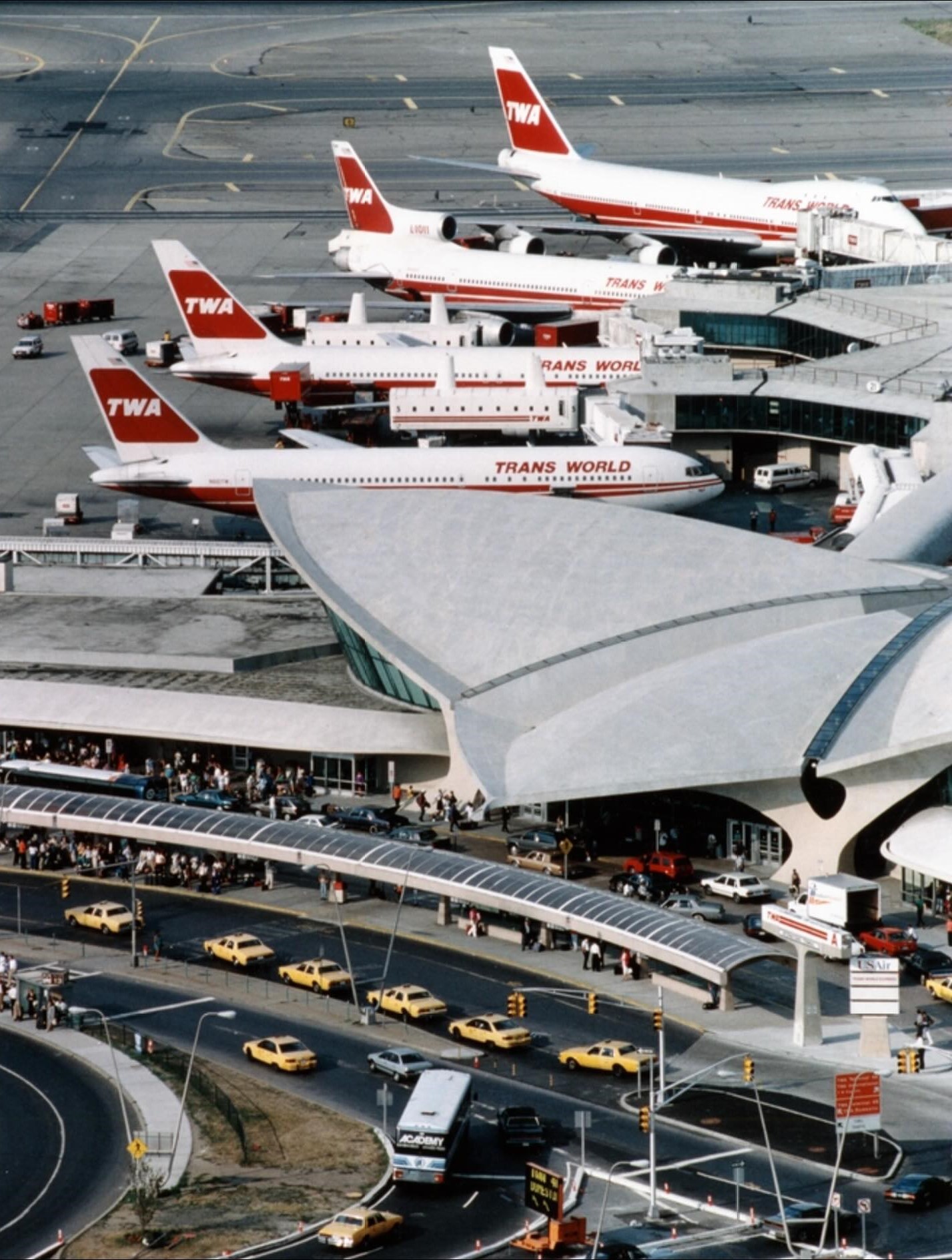 Il serbatoio vuoto, la scintilla, il distacco in aria: 30 anni fa l’incidente del Boeing 747 (e l’intoppo che salvò Christian Panucci)