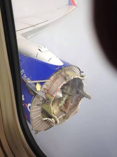 Incidente Ryanair, le indagini guardano ai due precedenti sul Boeing 737. L’ipotesi di modifiche ai finestrini e ai motori
