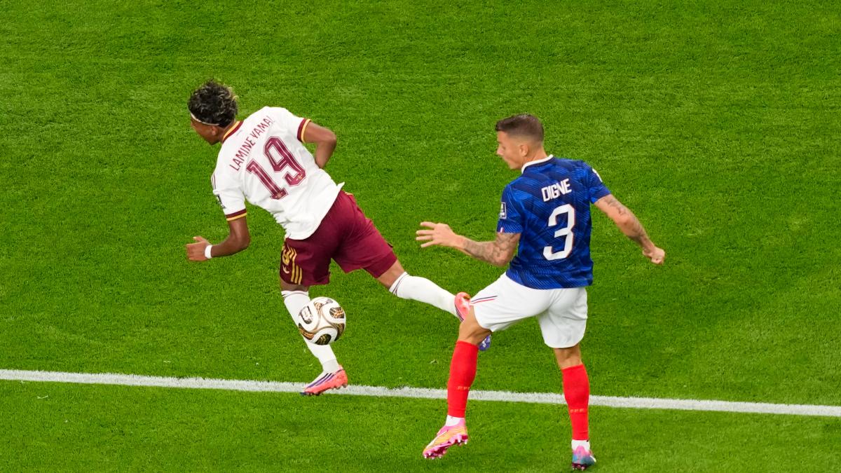 Francia, perché Digne titolare e non Theo? Dietro le scelte di Deschamps