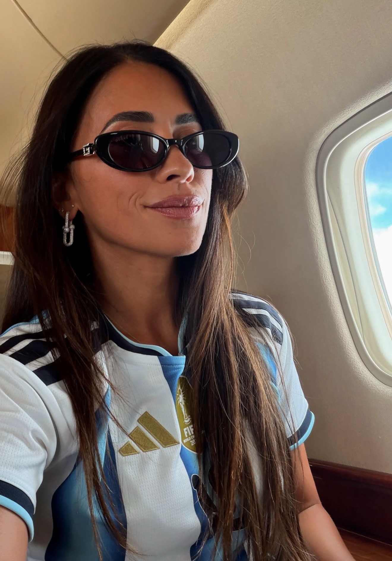 Antonela Roccuzzo, la moglie Messi che lo accompagna in finale: lo stile che conquista i tifosi