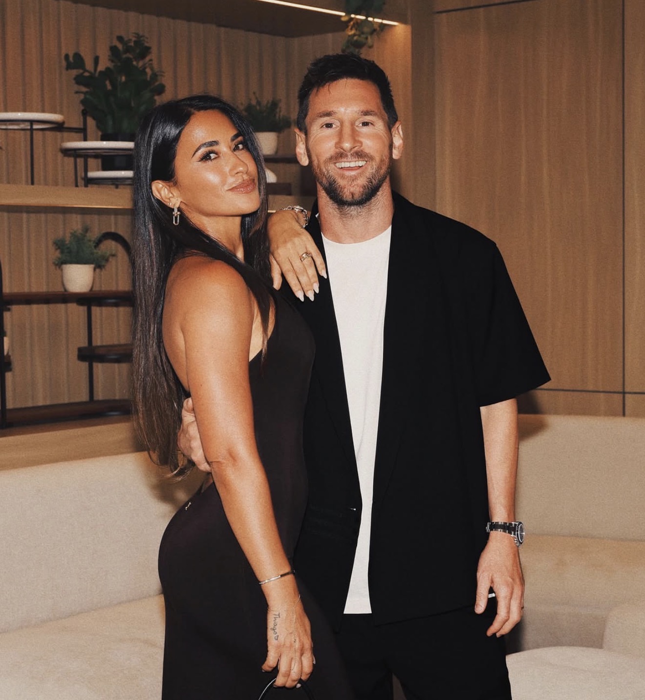 Antonela Roccuzzo, la moglie Messi che lo accompagna in finale: lo stile che conquista i tifosi