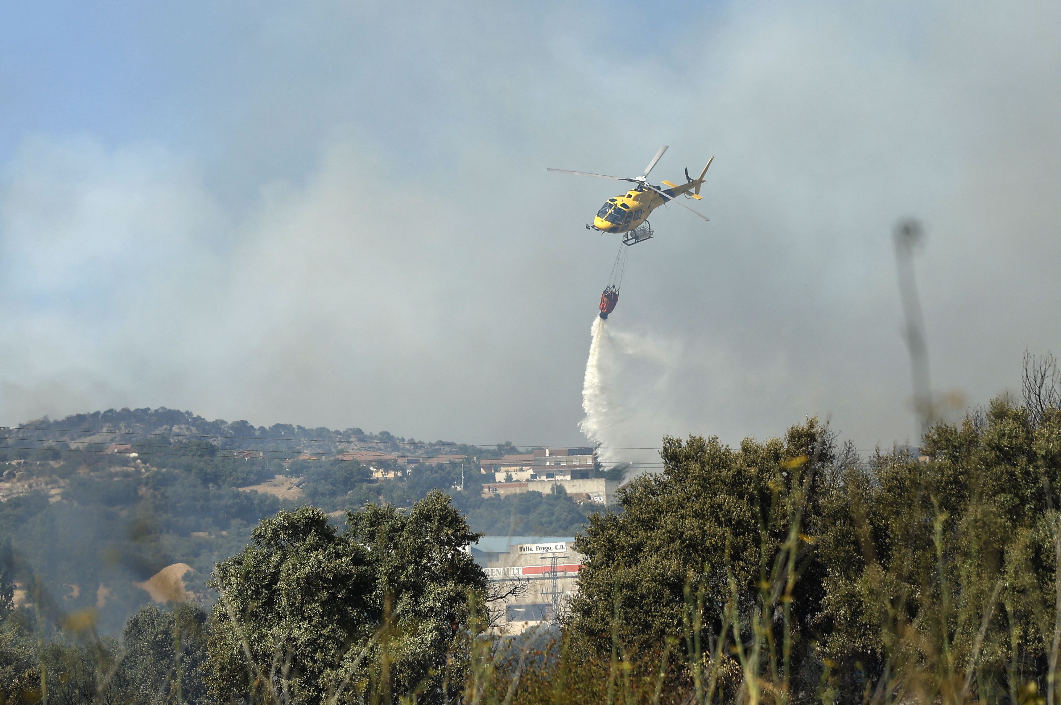 La Spagna colpita dal più grande incendio della sua storia. In Francia il fuoco arriva nella regione di Bordeaux