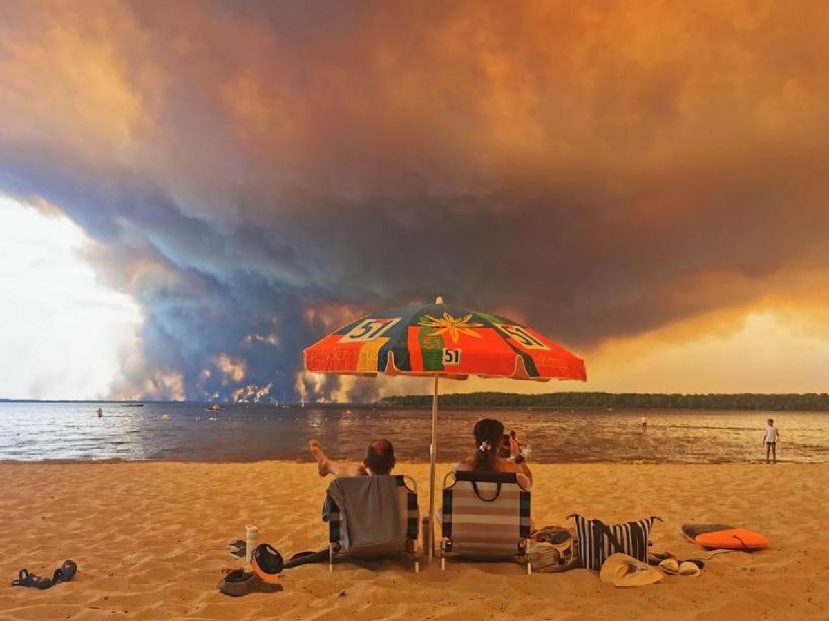 Le foto degli incendi in Francia e Spagna