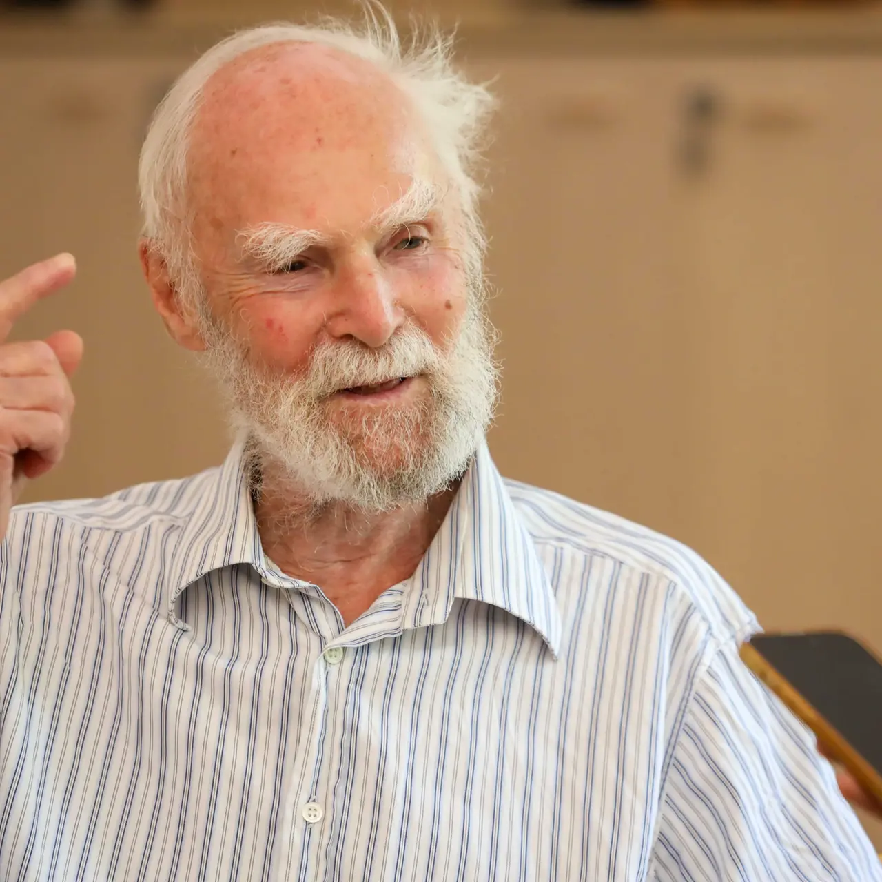 Edward, 87 anni