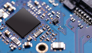 Le azioni STMicroelectronics crollano dopo una guidance sul terzo trimestre inferiore alle attese