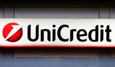 UniCredit si aspetta che Commerzbank adotti il suo piano da gennaio