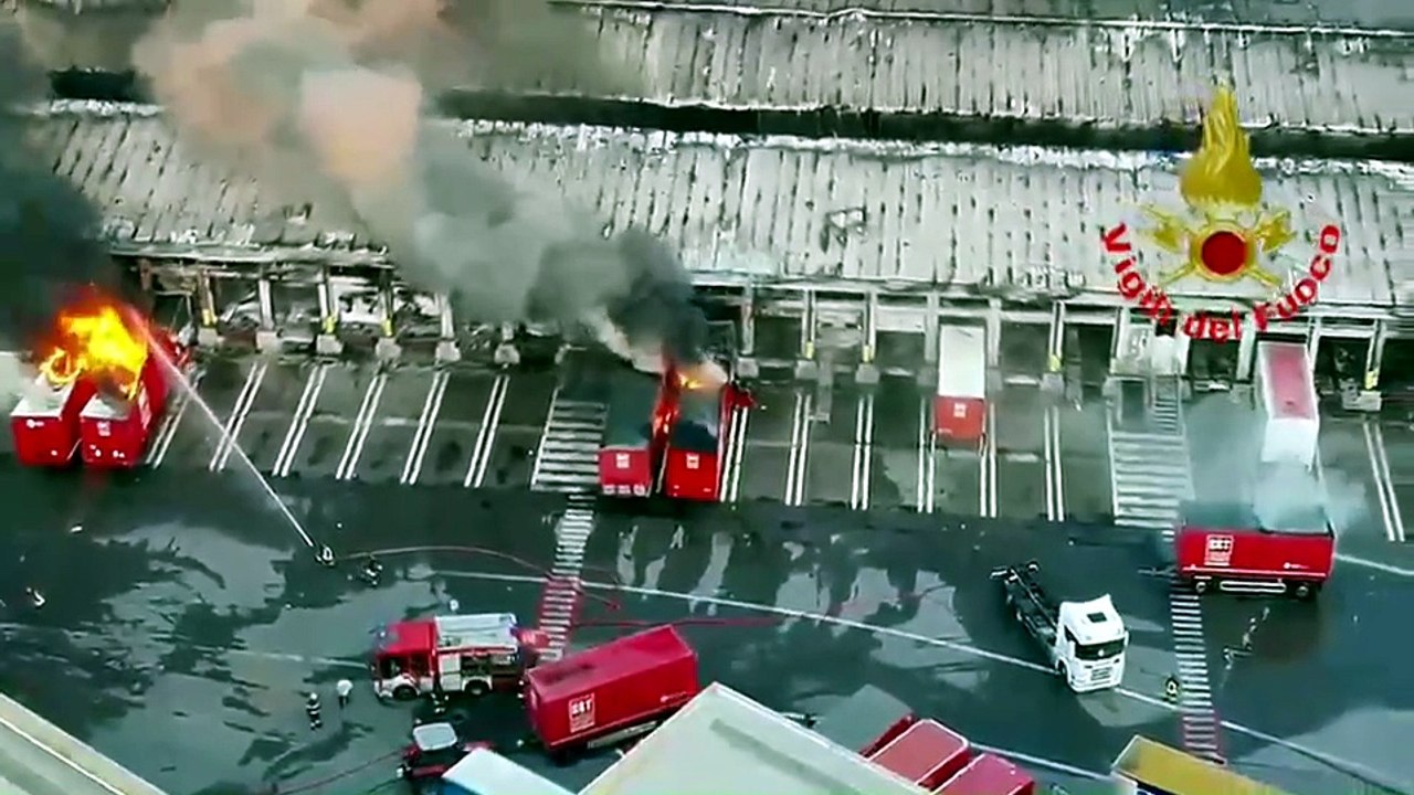 Incendio alla Bartolini: a scatenare il rogo un pacco di 10 chili di batterie al litio