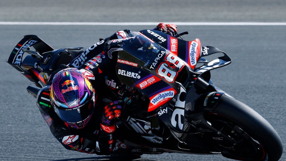 MotoGp Gran Bretagna, la gara: dominio Fernandez, Martin secondo ma in fuga mondiale. Bezzecchi, podio eroico. Crollo Marquez, cade Bagnaia