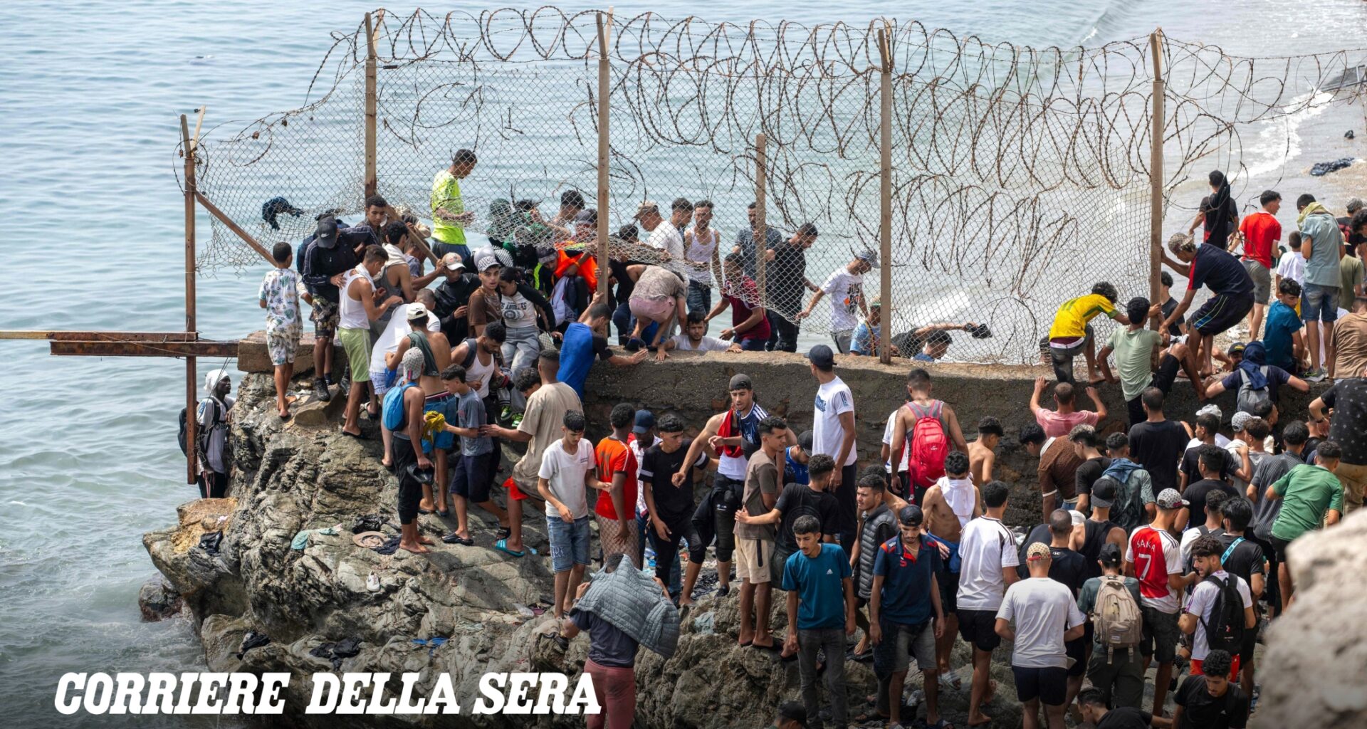 Ceuta, Madrid attacca l'Italia: «Governo non all'altezza sui migranti»