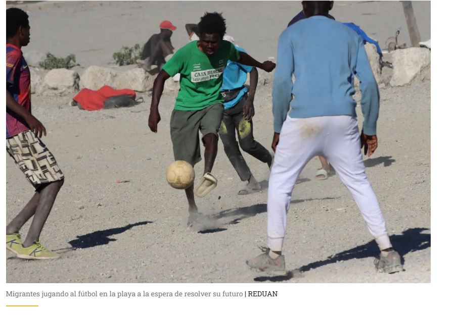 Migranti nascosti nei boschi e affamati. L’emergenza umanitaria a Ceuta