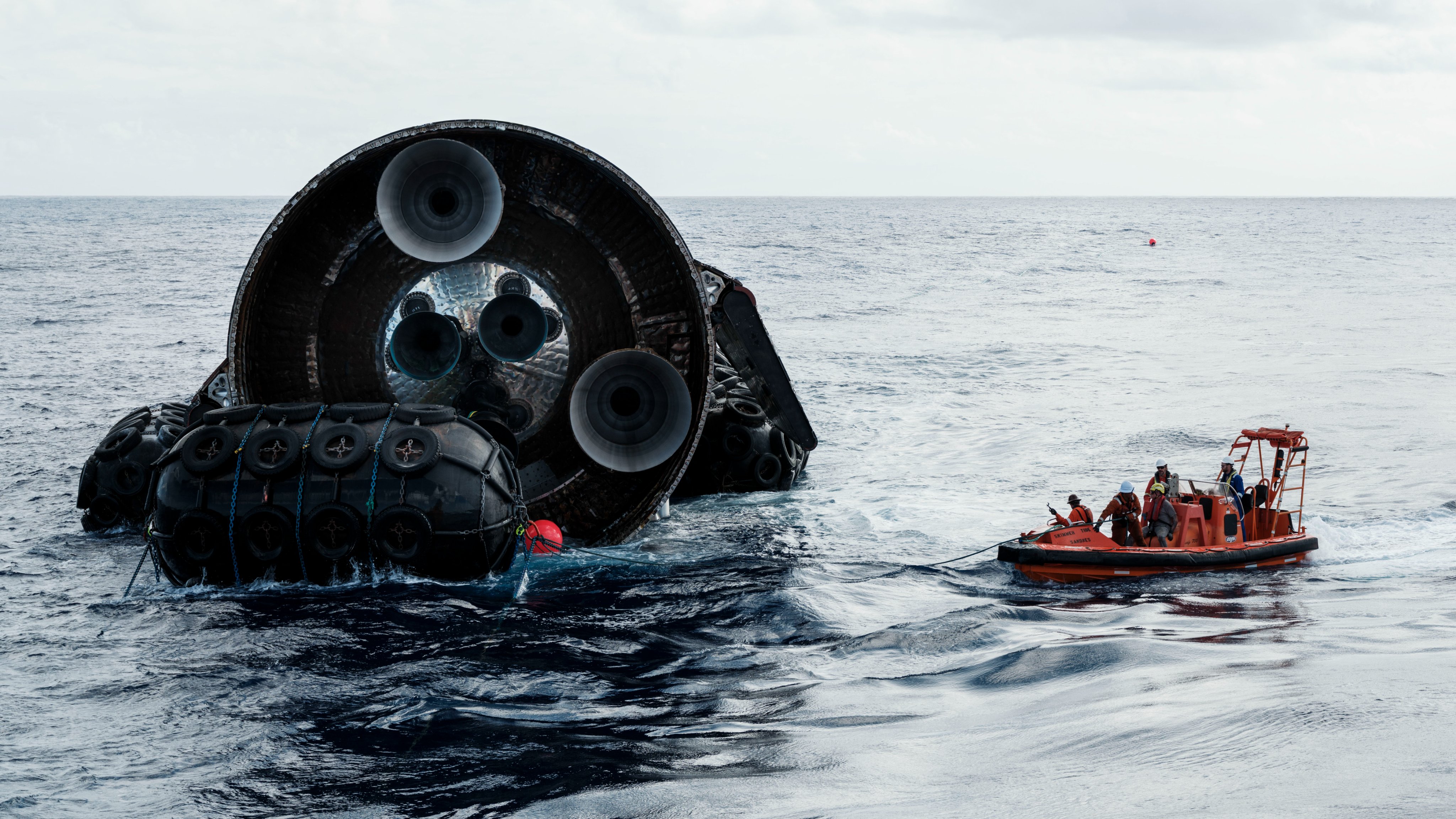 Starship galleggia ancora nell'Oceano Indiano: a due settimane dal lancio, l'enorme navicella non è stata recuperata