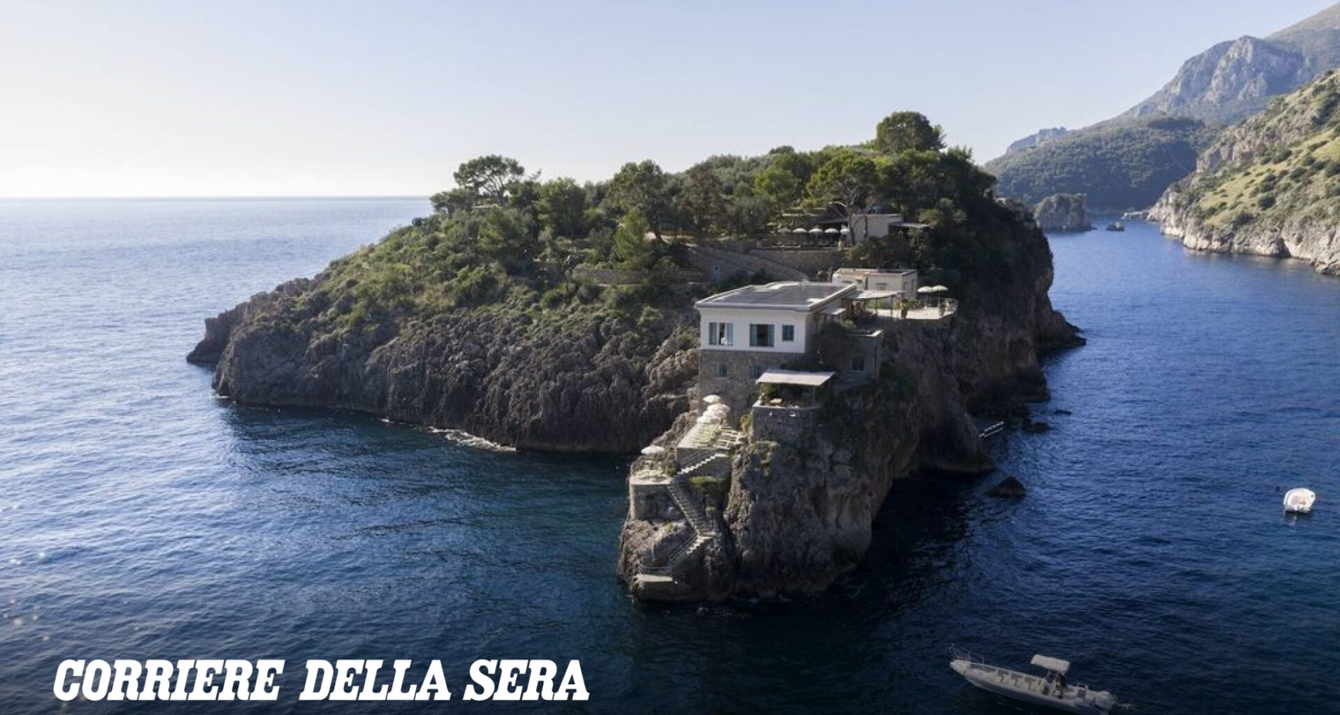 La vacanza dei record: sulla Costiera Amalfitana villa in affitto a 300 mila euro a settimana (isola compresa) con chef e corsi di yoga