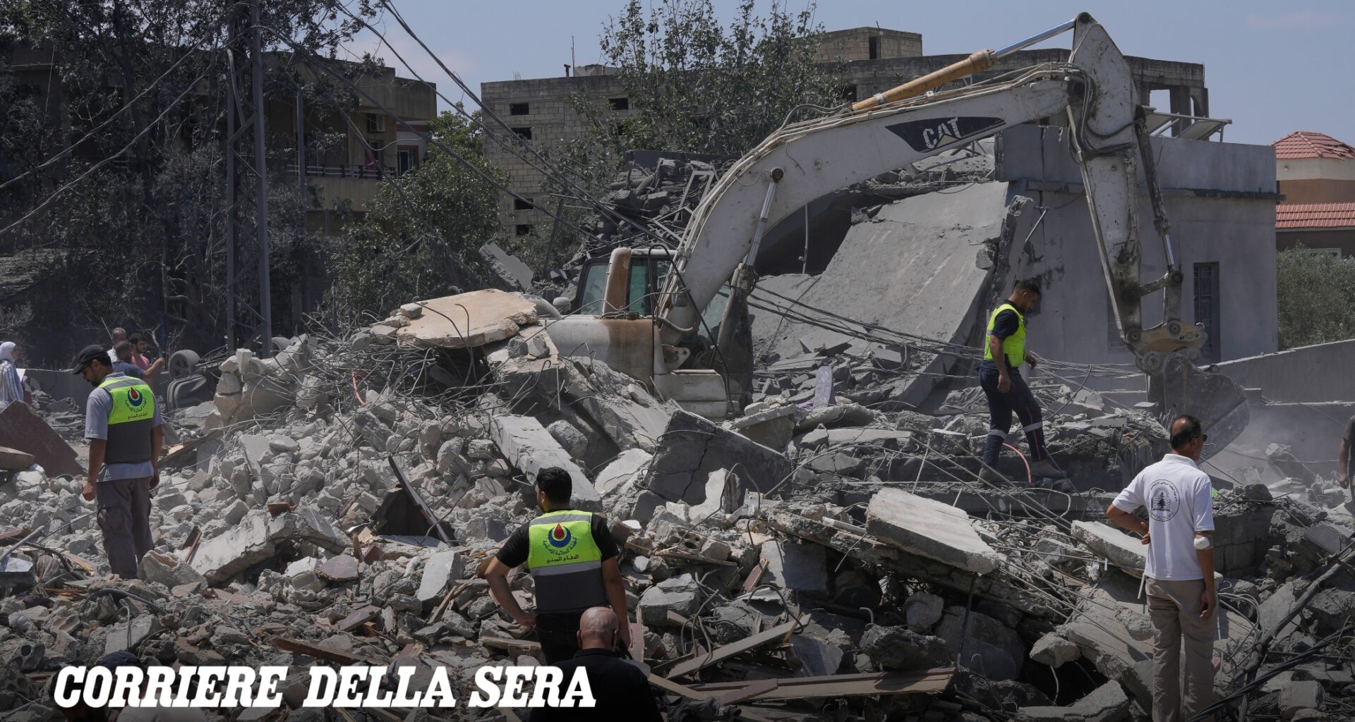 Guerra Usa-Iran, le notizie in diretta | Nuovi raid israeliani in Libano. L'Idf: «Ucciso un comandante di Hezbollah». Si aggrava il bilancio degli attacchi di ieri: 11 morti. L'Iran mette una taglia di 30mila dollari sui soldati Usa