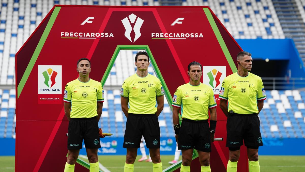 Arbitri, le nuove regole: tra var e perdite di tempo cosa cambia in Serie A