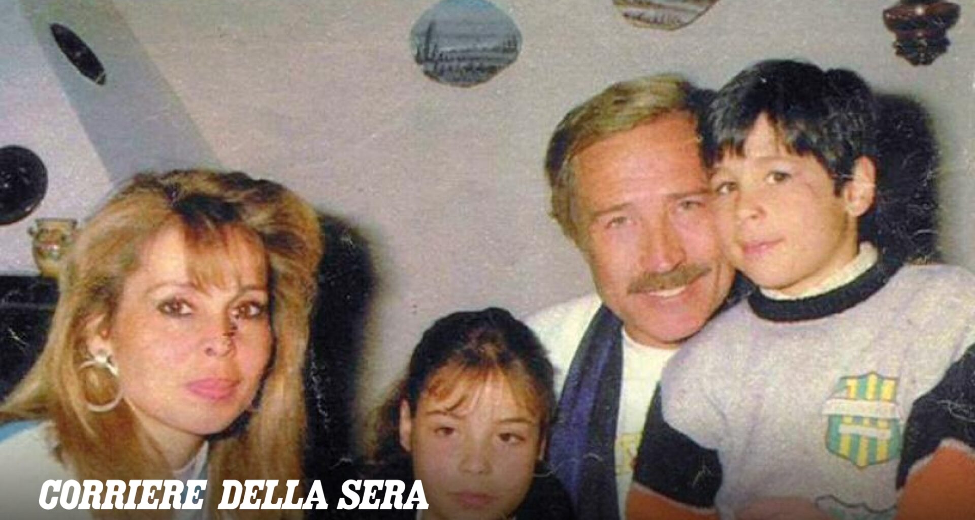 Il figlio di Maurizio Merli: «Morì a 49 anni giocando a tennis. Guardavo quattro suoi film al giorno ma poi ho imparato a criticarlo. Faccio cinema anche in suo nome»