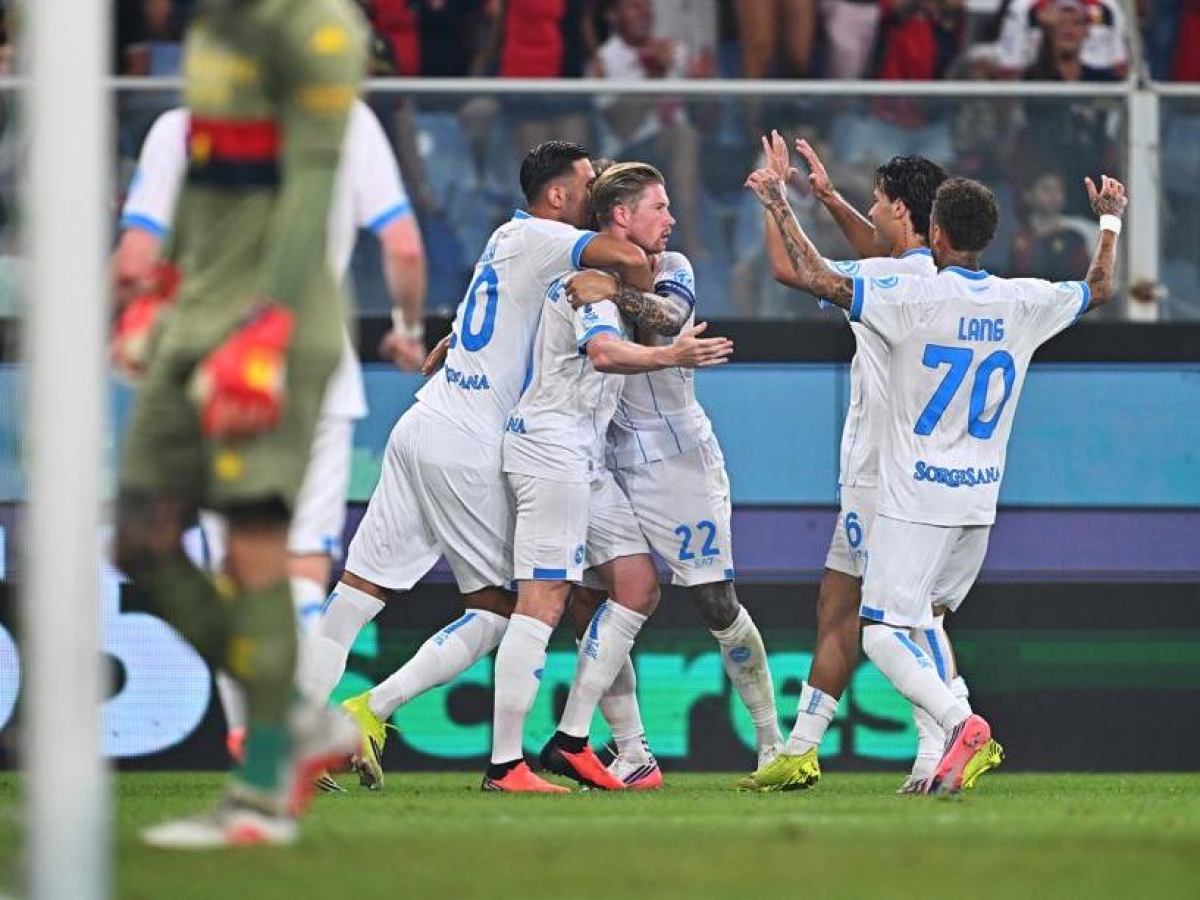 Genoa-Napoli 0-2, gol di De Bruyne e Vergara: gli azzurri soffrono, poi cambi decisivi di Allegri