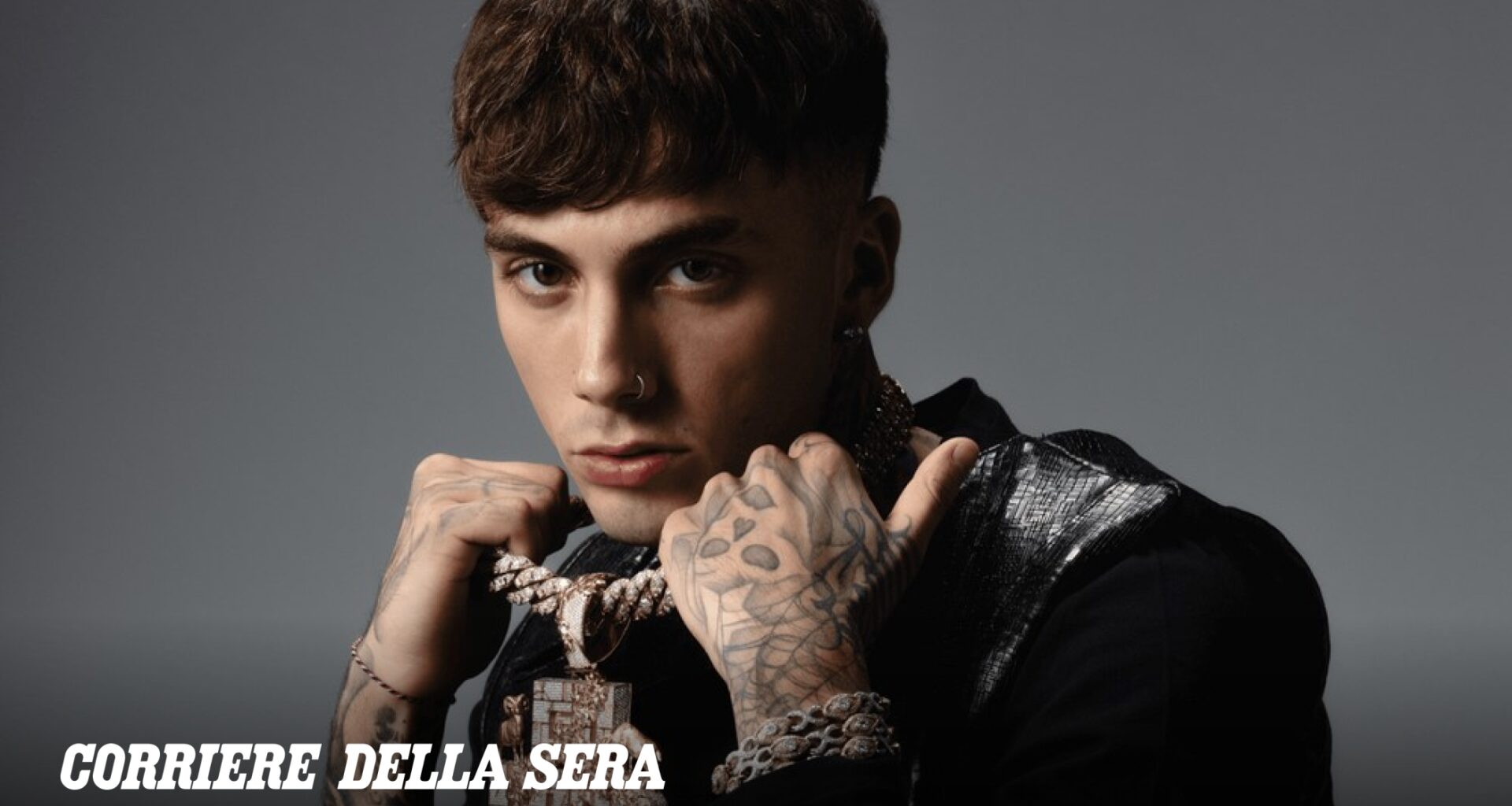Il rapper Tony Boy arrestato a Milano: in casa aveva droga e una pistola con matricola abrasa