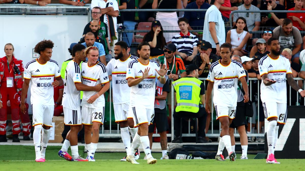 Venezia-Lecce 0-2: gol di Gorter e Tiago Gabriel